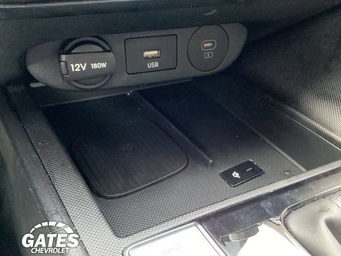 Used 2025 Hyundai Elantra SEL FWD image 17