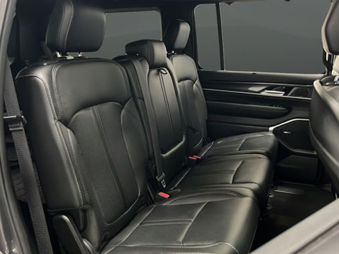 Used 2023 Jeep Wagoneer 4WD w/ Premium Group I image 24