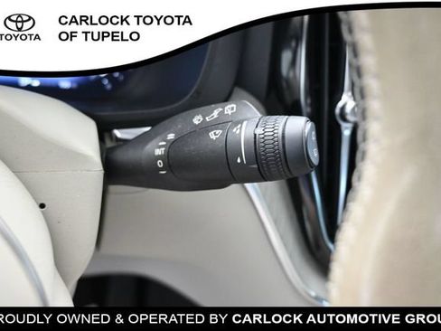 Used 2023 Volvo XC60 B5 Plus w/ Climate Package AWD/4WD image 18