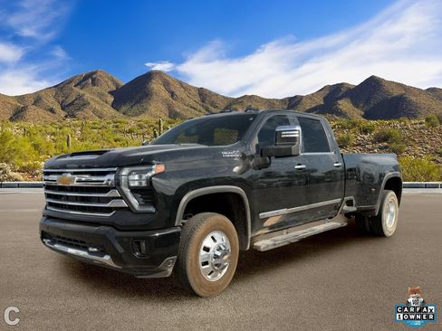 Used 2024 Chevrolet Silverado 3500 High Country w/ High Country Premium Package AWD/4WD image 2