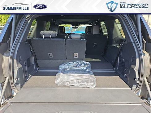 New 2026 Ford Expedition Platinum image 15