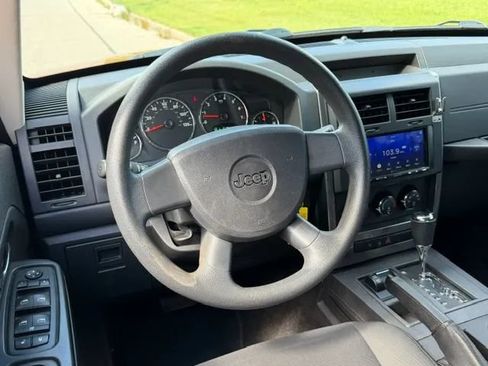 Used 2009 Jeep Liberty Sport AWD/4WD image 10