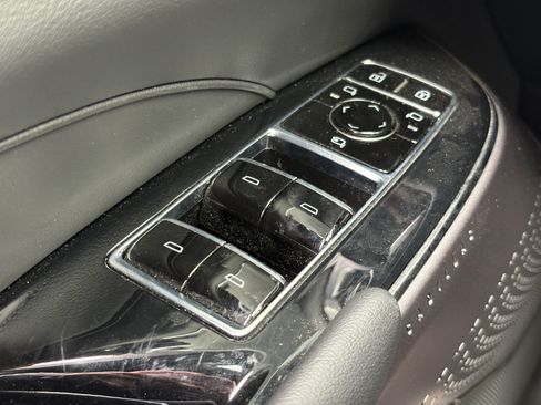 Certified 2024 Cadillac Lyriq Luxury AWD/4WD image 30