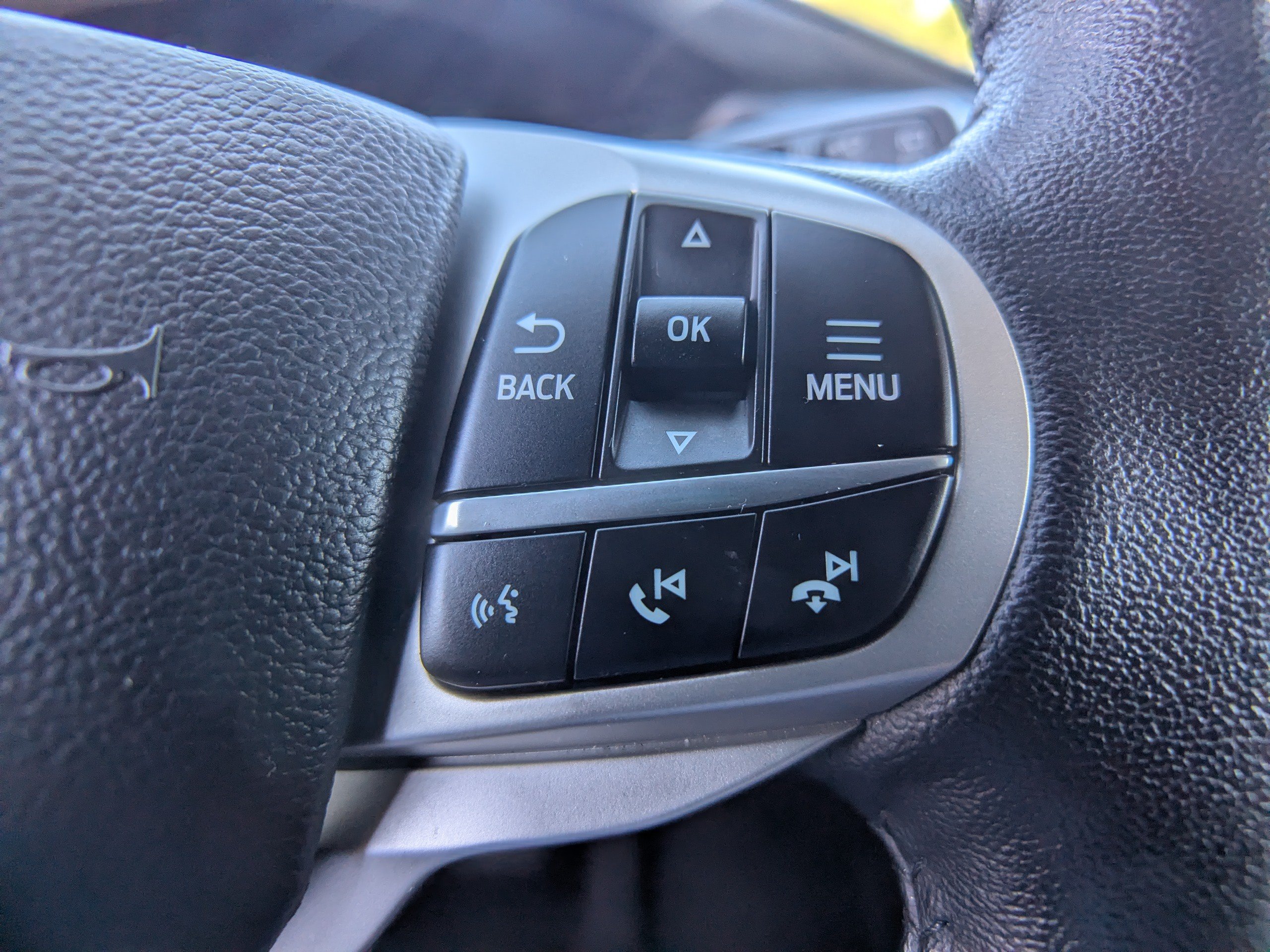 Used 2023 Ford Explorer XLT w/ Equipment Group 202A AWD/4WD image 28