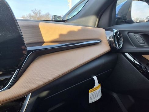 Used 2026 Chevrolet Equinox ACTIV image 16