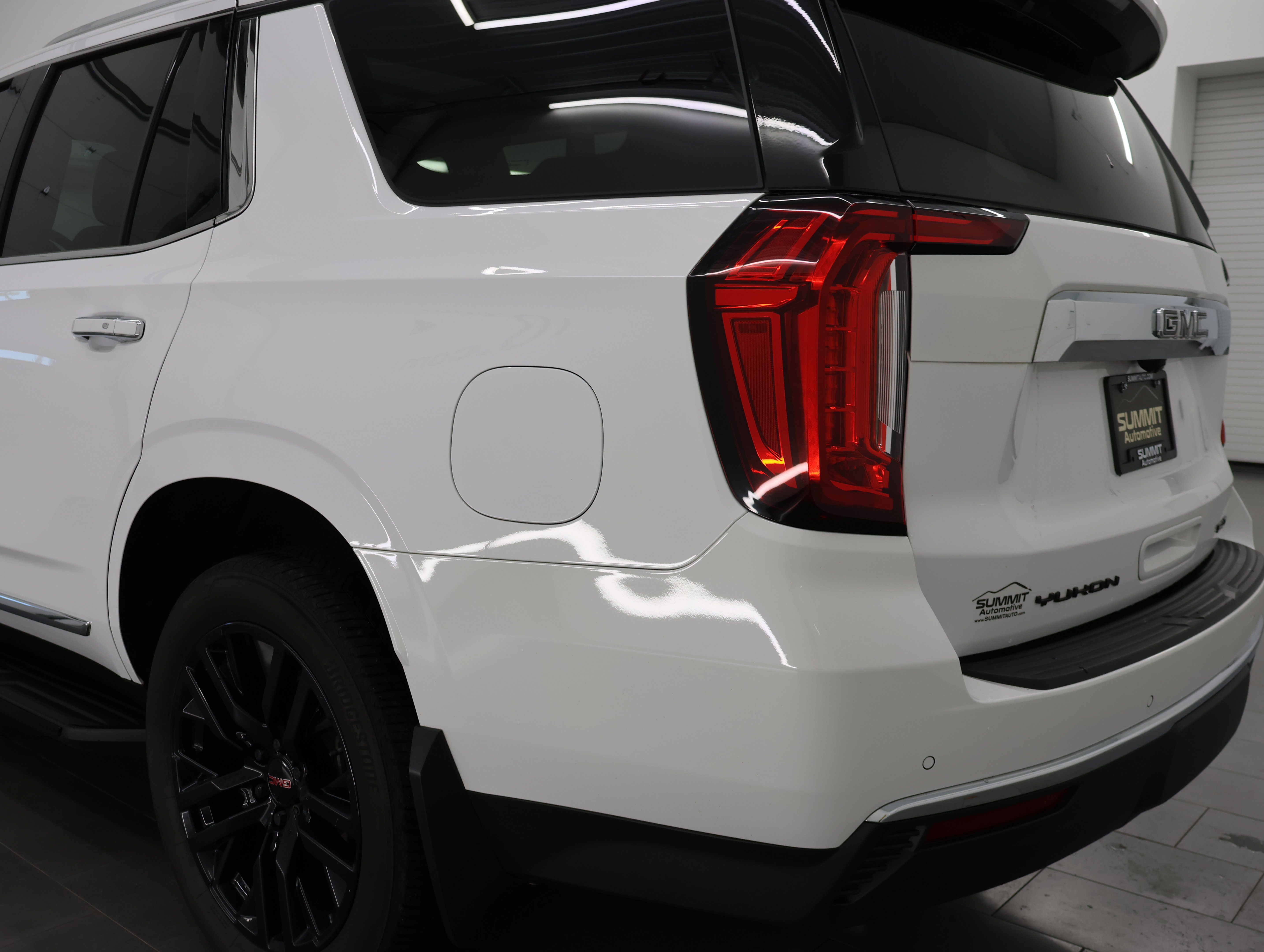 Used 2023 GMC Yukon SLT AWD/4WD image 39