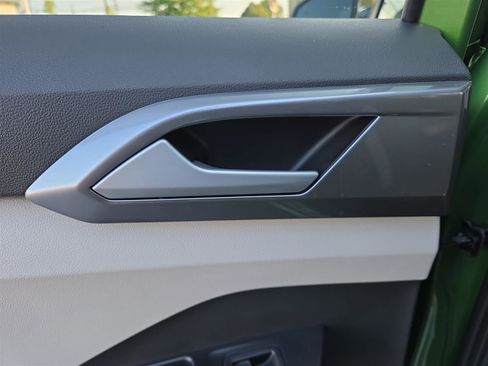 New 2025 Volkswagen Taos SEL image 26