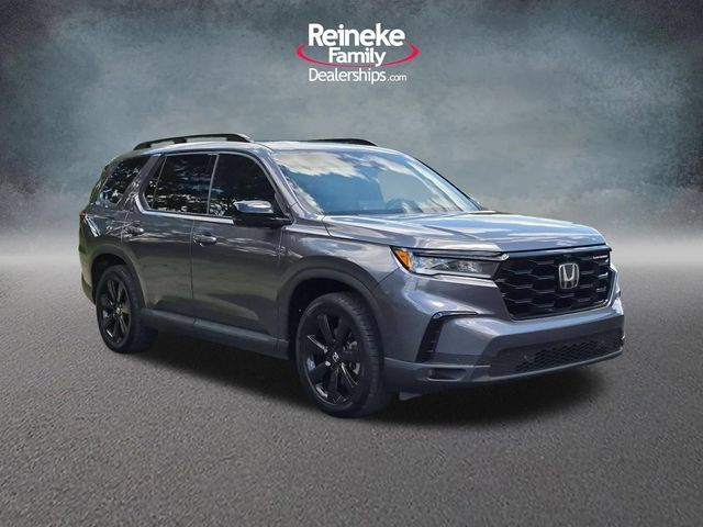 Used 2025 Honda Pilot Black Edition image 3