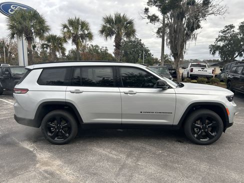 New 2025 Jeep Grand Cherokee L Limited w/ Luxury Tech Group II image 8