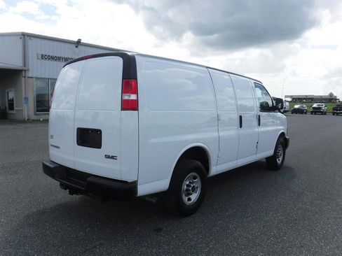 Used 2022 GMC Savana 2500 w/ Driver Convenience Package RWD image 9