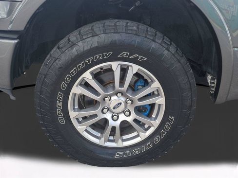 Used 2018 Ford F150 Lariat RWD image 11