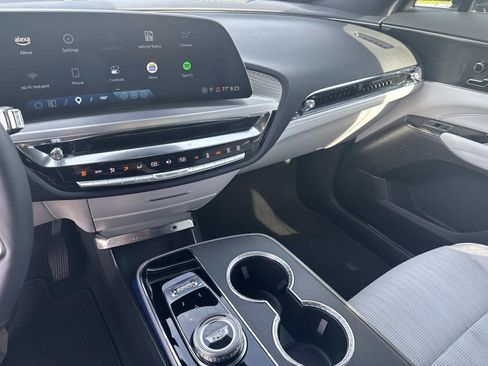 Certified 2025 Cadillac Lyriq Luxury RWD image 23