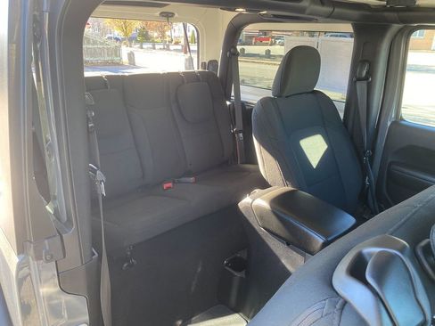 Used 2019 Jeep Wrangler Sport image 23
