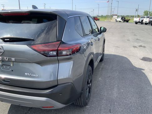 Used 2023 Nissan Rogue SV AWD/4WD image 18
