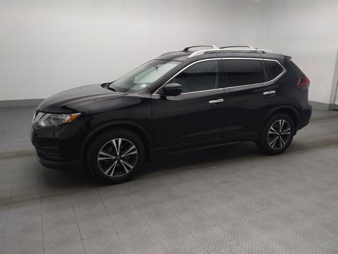 Used 2020 Nissan Rogue SV w/ Premium Package FWD image 2