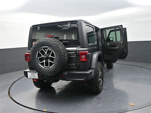 Used 2024 Jeep Wrangler Unlimited Rubicon w/ Convenience Group image 30