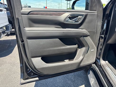 Used 2023 Chevrolet Tahoe LT w/ LT Signature Plus Package AWD/4WD image 11