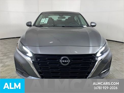 Used 2023 Nissan Altima 2.5 SV image 14