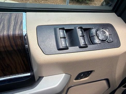 Used 2018 Ford F150 Lariat w/ Equipment Group 502A Luxury AWD/4WD image 6
