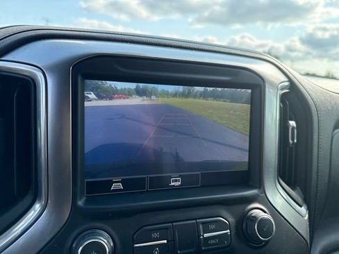 Used 2021 Chevrolet Silverado 1500 LT Trail Boss w/ Convenience Package II AWD/4WD image 32