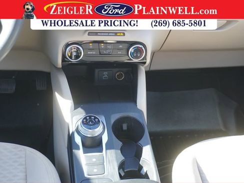 Used 2022 Ford Escape SE image 15