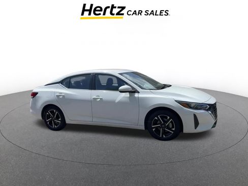 Used 2025 Nissan Sentra SV image 1