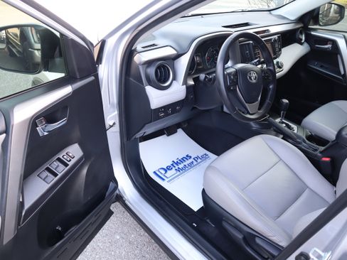 Used 2016 Toyota RAV4 XLE image 3