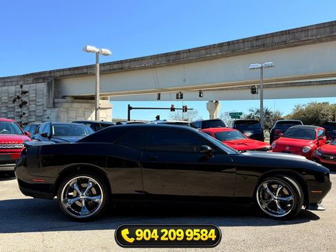 Used 2015 Dodge Challenger R/T Scat Pack w/ Scat Pack Appearance Package RWD image 9