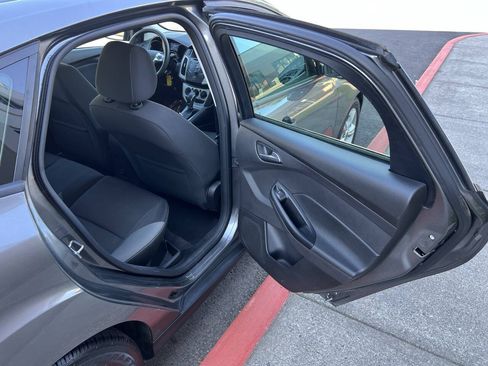 Used 2014 Ford Focus SE FWD image 10