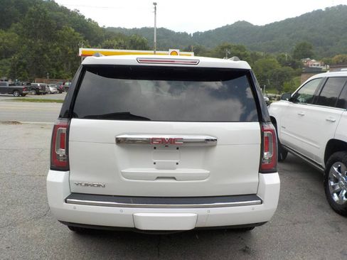 Used 2016 GMC Yukon Denali w/ Open Road Package AWD/4WD image 8
