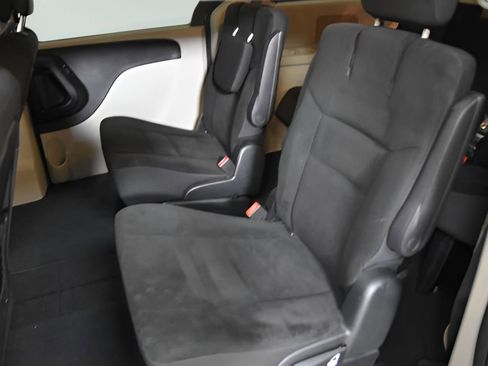 Used 2018 Dodge Grand Caravan SE w/ UConnect Hands-Free Group FWD image 21
