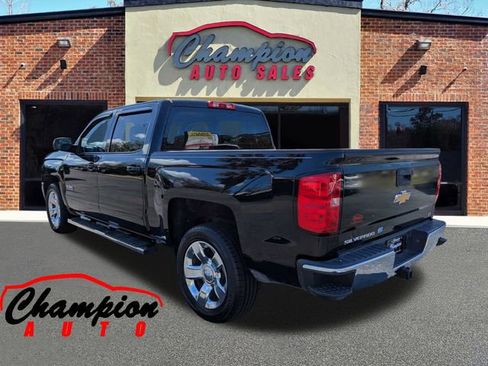 Used 2018 Chevrolet Silverado 1500 LT w/ LT Eassist Package image 9