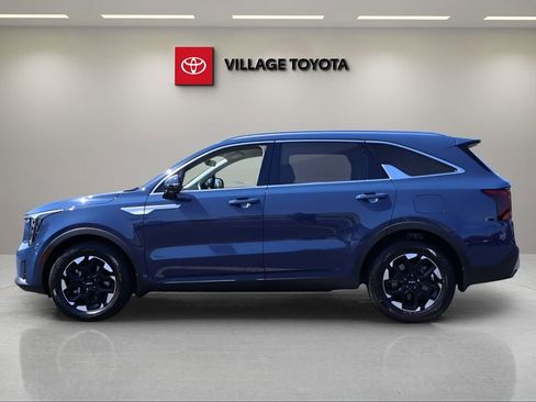 Used 2026 Kia Sorento S FWD image 2