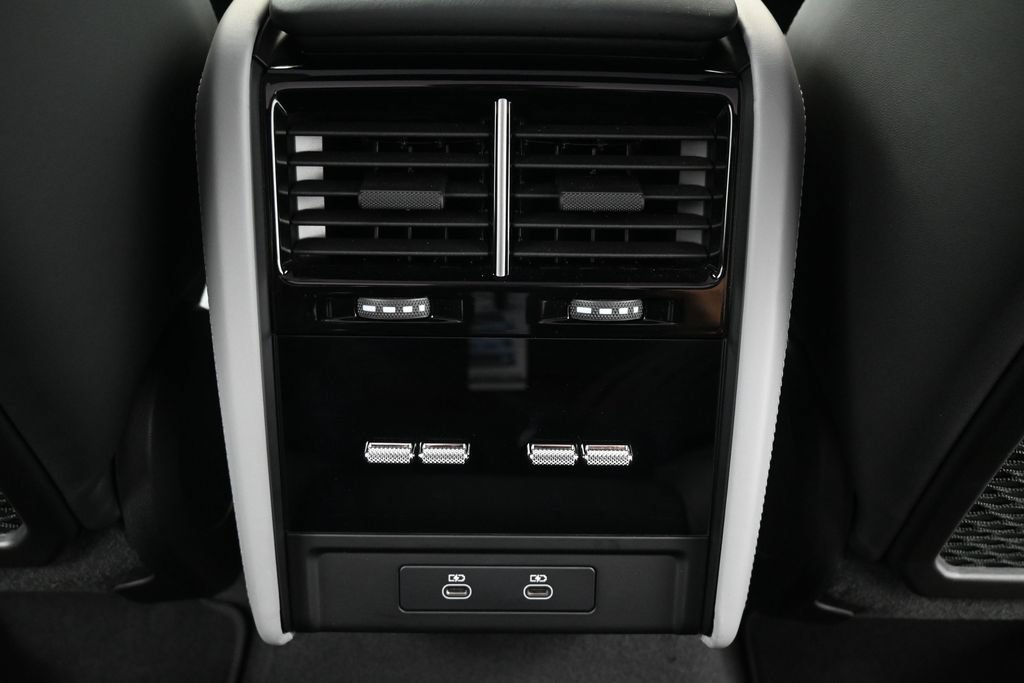 Certified 2026 Porsche Cayenne Electric AWD/4WD image 8