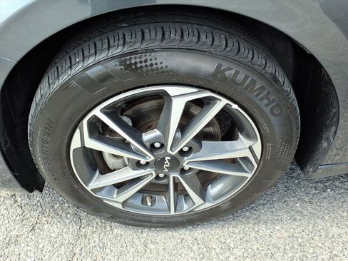 Used 2024 Kia Forte LXS image 14