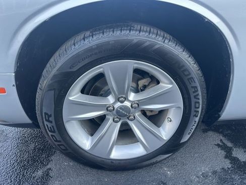 Used 2023 Dodge Challenger SXT RWD image 27