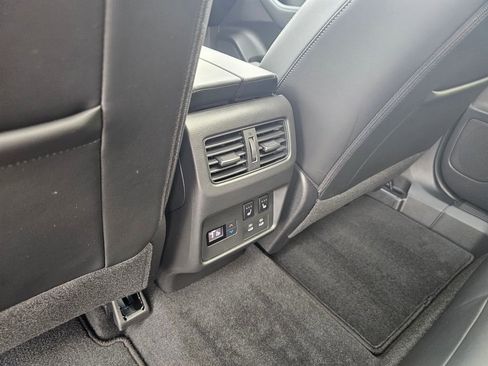 Used 2026 Nissan Rogue Platinum w/ Platinum Premium Package image 17