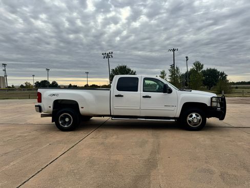 Used 2009 Chevrolet Silverado 3500 LT w/ Interior Plus Package image 27