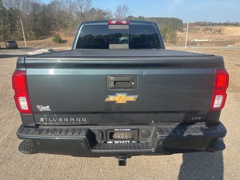 Used 2017 Chevrolet Silverado 1500 LTZ Z71 w/ LTZ Plus Package AWD/4WD image 7