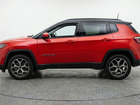 Used 2025 Jeep Compass Limited AWD/4WD image 5