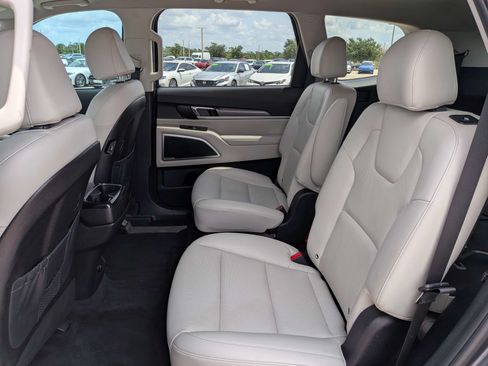 Used 2021 Kia Telluride S FWD image 17