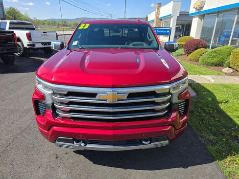 Used 2023 Chevrolet Silverado 1500 High Country w/ Technology Package AWD/4WD image 9