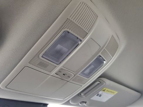 Used 2018 MAZDA MAZDA3 Touring image 33