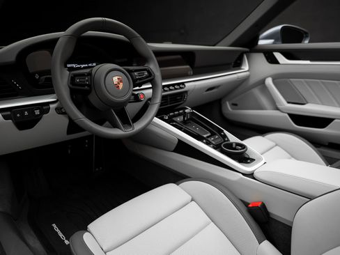 Used 2026 Porsche 911 Targa 4S image 2