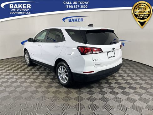 Used 2024 Chevrolet Equinox LS w/ LS Convenience Package image 7