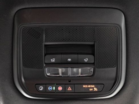 Used 2025 Chevrolet Equinox EV LT w/ Convenience Package FWD image 37