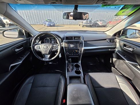 Used 2015 Toyota Camry LE image 9