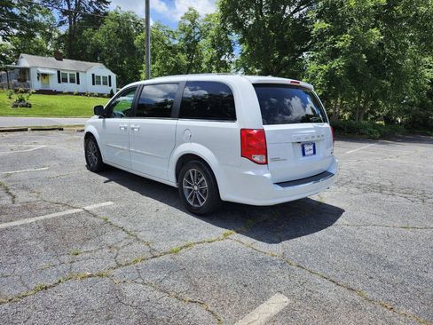 Used 2017 Dodge Grand Caravan SXT FWD image 20