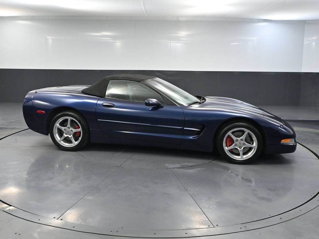Used 2001 Chevrolet Corvette Convertible RWD image 3