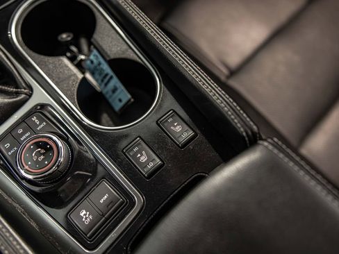 Used 2023 Nissan Maxima SL image 30